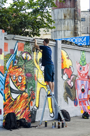 Санкт-Петербургский центр культуры Красное знамя. Создание нового граффити в рамках GraffFest 2013