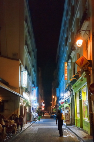 Фотографии Парижа (Франция). Ночной Париж. Еще одна улочка в центре города