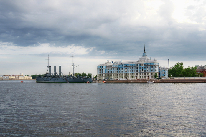 Фотографии Санкт-Петербурга. Нахимовское училище и крейсер "Аврора"