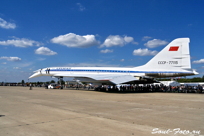 Международный авиационно-космический салон MAKS-2011. На статической экспозиции был также представлен легендарный Ту-144