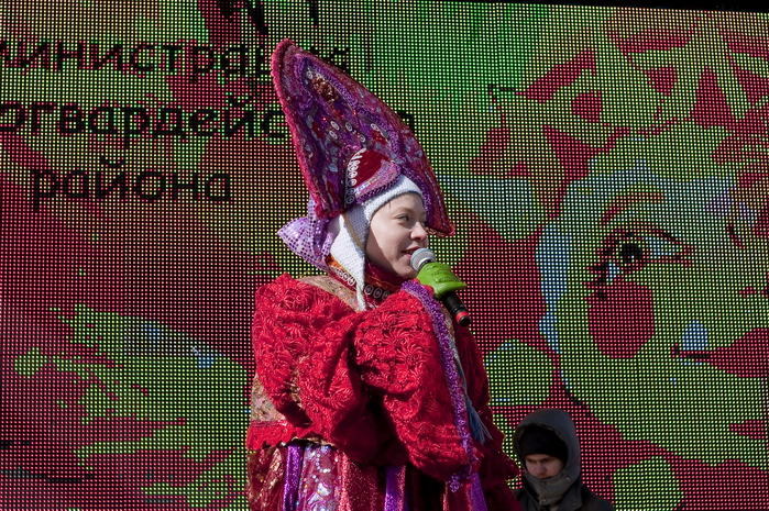 Народные гуляния Масленица 2013 в Красногвардейском районе Санкт-Петербурга. Ведущая праздника Светлана Гумановская